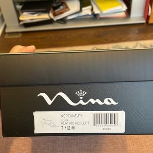 Nina dressy sandals Neptune platino reflect 7.5 new in box never worn